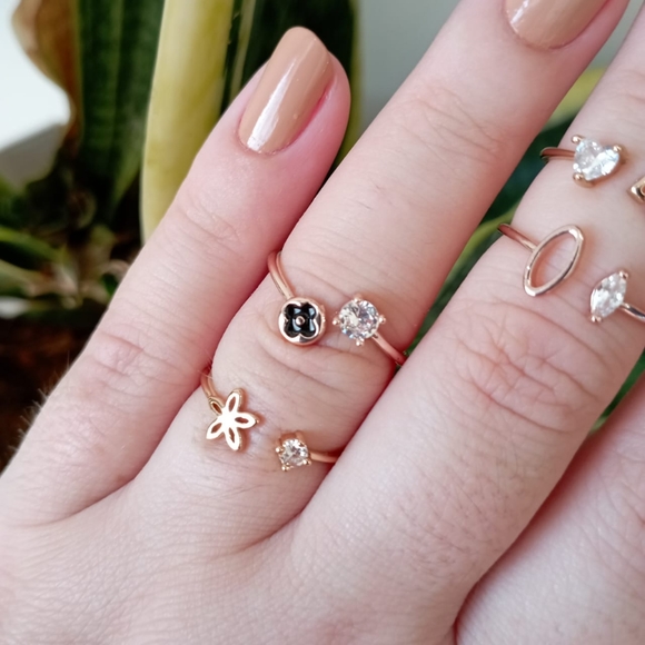 ✨100rs✨Set of 4 Mini Quirky Rings - Picture 5 of 8